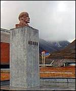 http://hornsund.igf.edu.pl/hornsund.old/foto/piramida_lenin.jpg